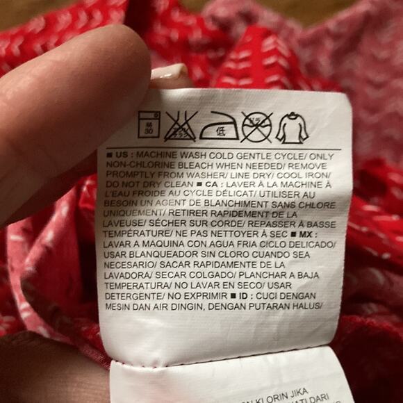 Old Navy Red Pull On Shorts, Size S - Picture 6 of 10